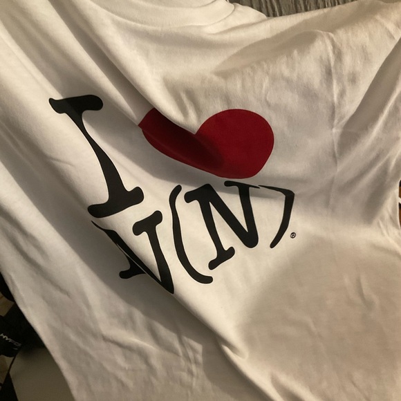 I♥️N(N) Tee - Picture 4 of 4